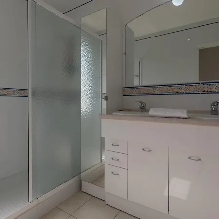 Hébergement de vacances Maison Spacieuse Avec Jardin Arboré - Proche Plage