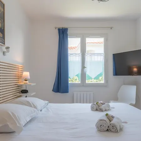 Maison Spacieuse Avec Jardin Arboré - Proche Plage Hébergement de vacances Les Moutiers