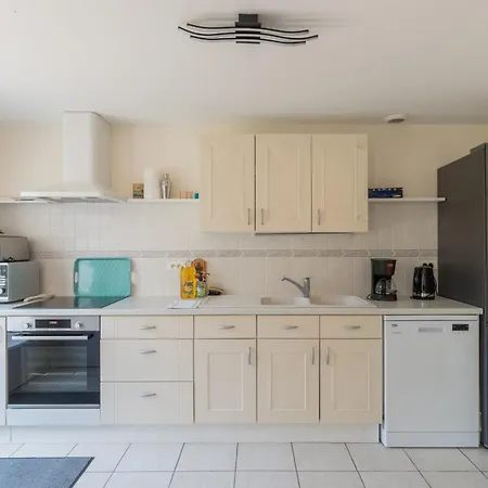 Maison Spacieuse Avec Jardin Arboré - Proche Plage
