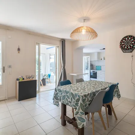 Maison Spacieuse Avec Jardin Arboré - Proche Plage Hébergement de vacances Les Moutiers